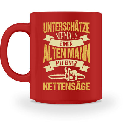 Alter Mann mit Kettensäge - Tasse Red M 